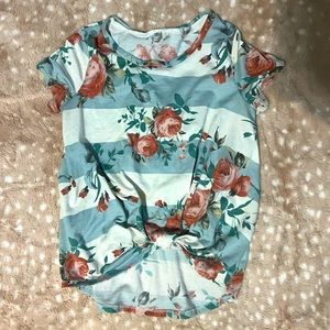 Work a handful of times size medium floral tie tee